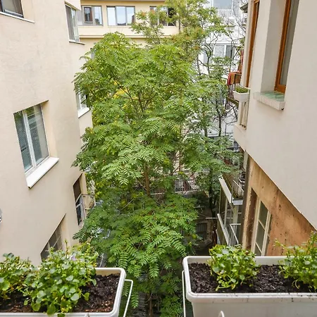 The Artist's | One Bedroom On Graf Ignatiev * Sofia